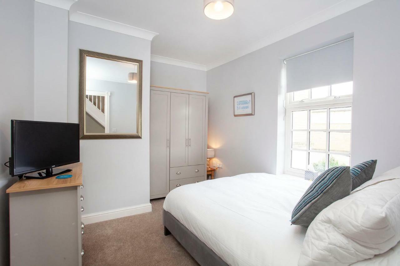 Thomas, Off Leeman Road, Sleeps 9 Villa York Exterior photo